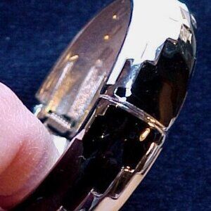 Vintage 1970's Mod Black, White & Silver Enameled Zig Zag Hinged Bangle Bracelet